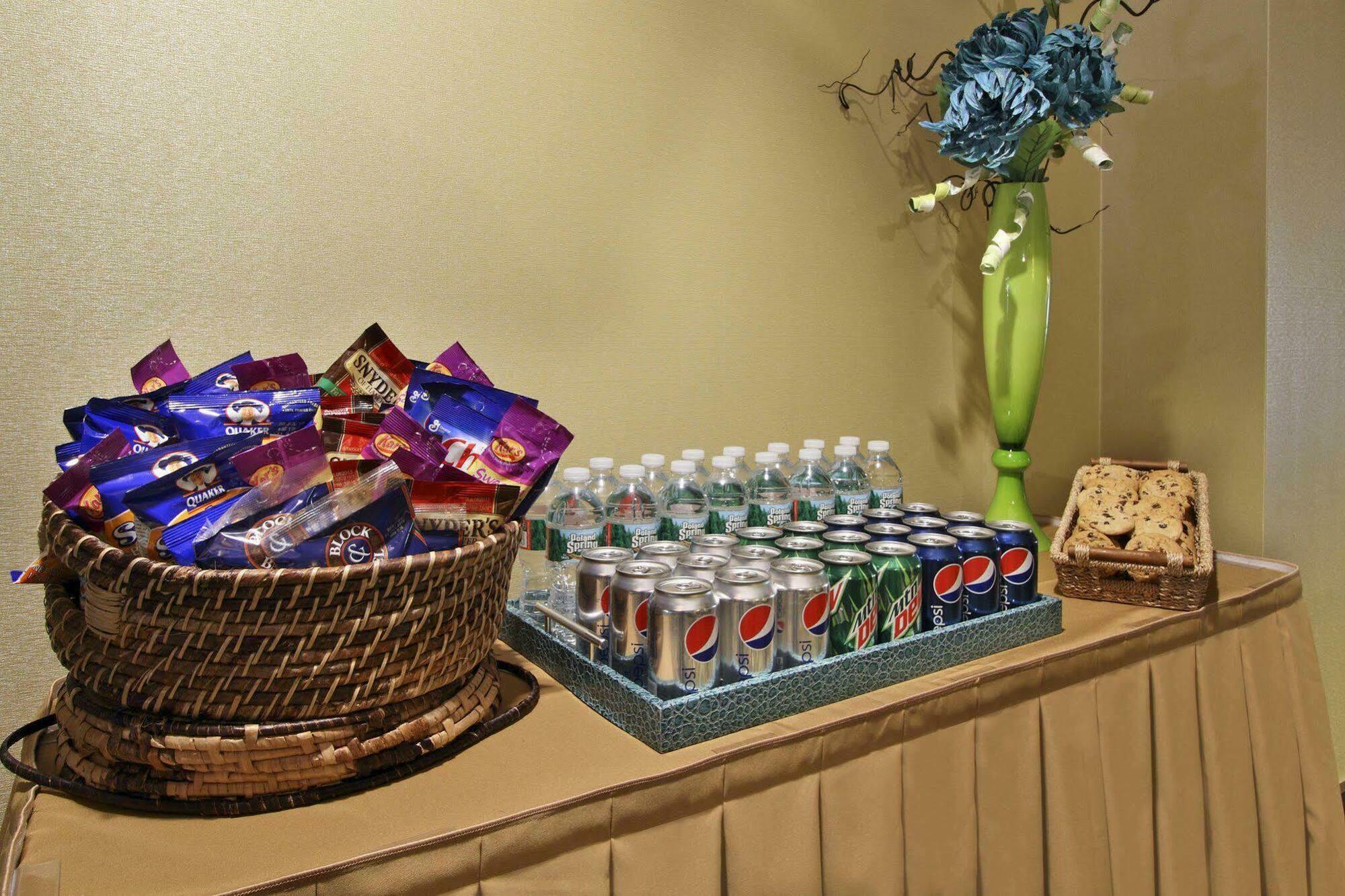 Hampton Inn Hagerstown Bagian luar foto